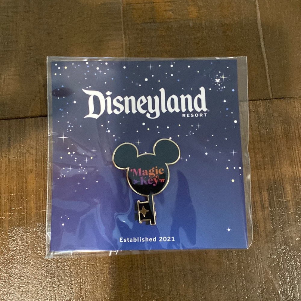 2021 Magic Key Disney Pin